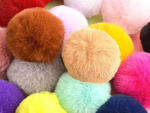 Llavero bolso pompon peluche